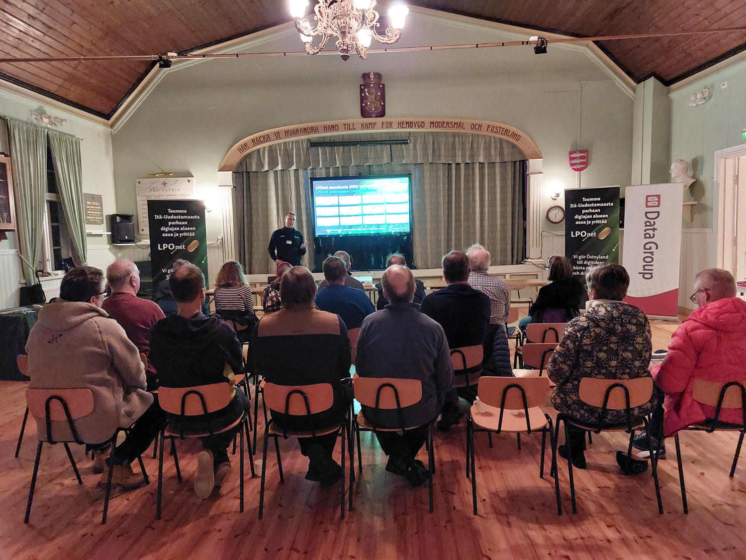 Vessönetin ja LPOnetin fuusio herättää innostusta Vessöössä ja lähialueilla – infotilaisuus Svenskborgissa keräsi runsaasti osallistujia